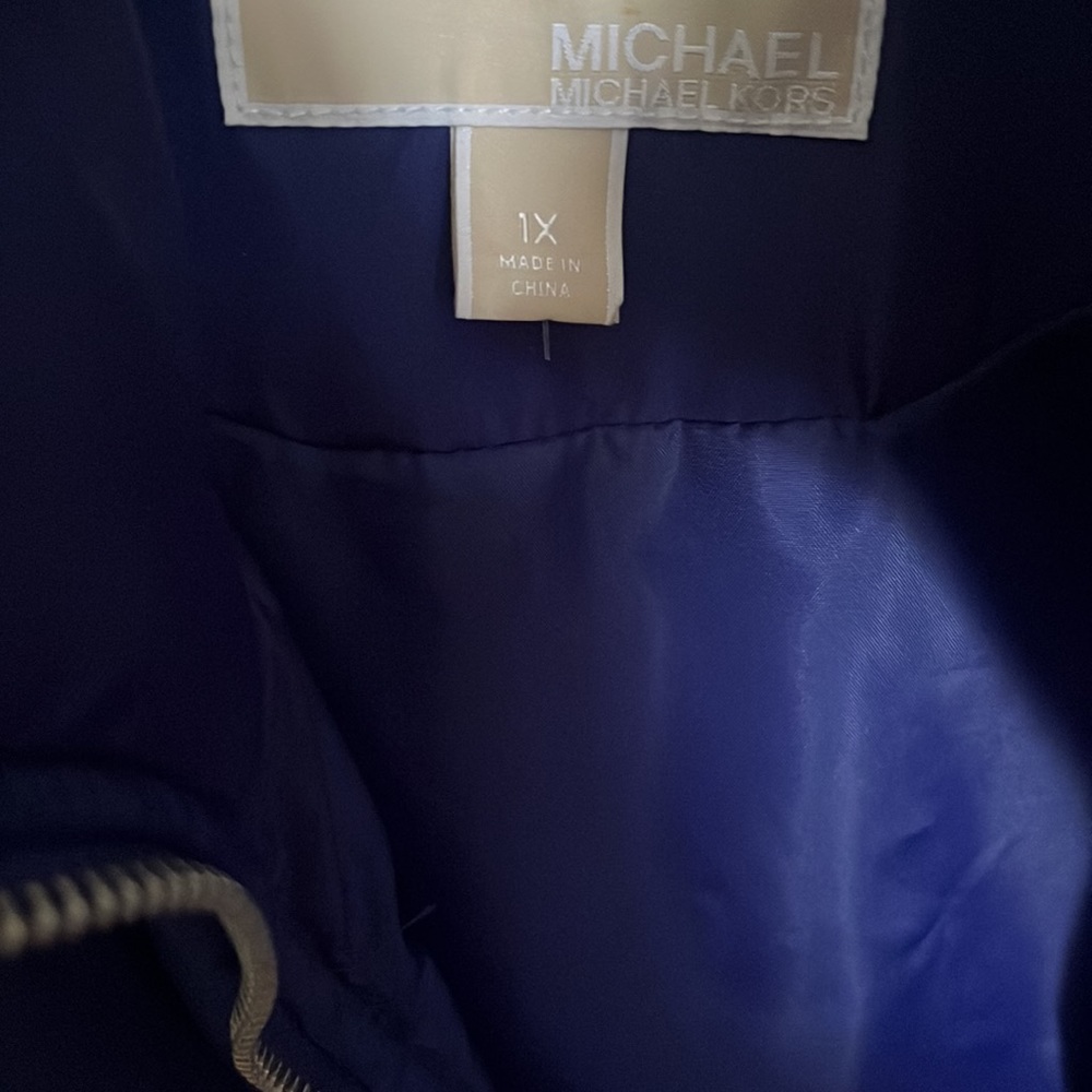 Vest - Picture 2 of 3